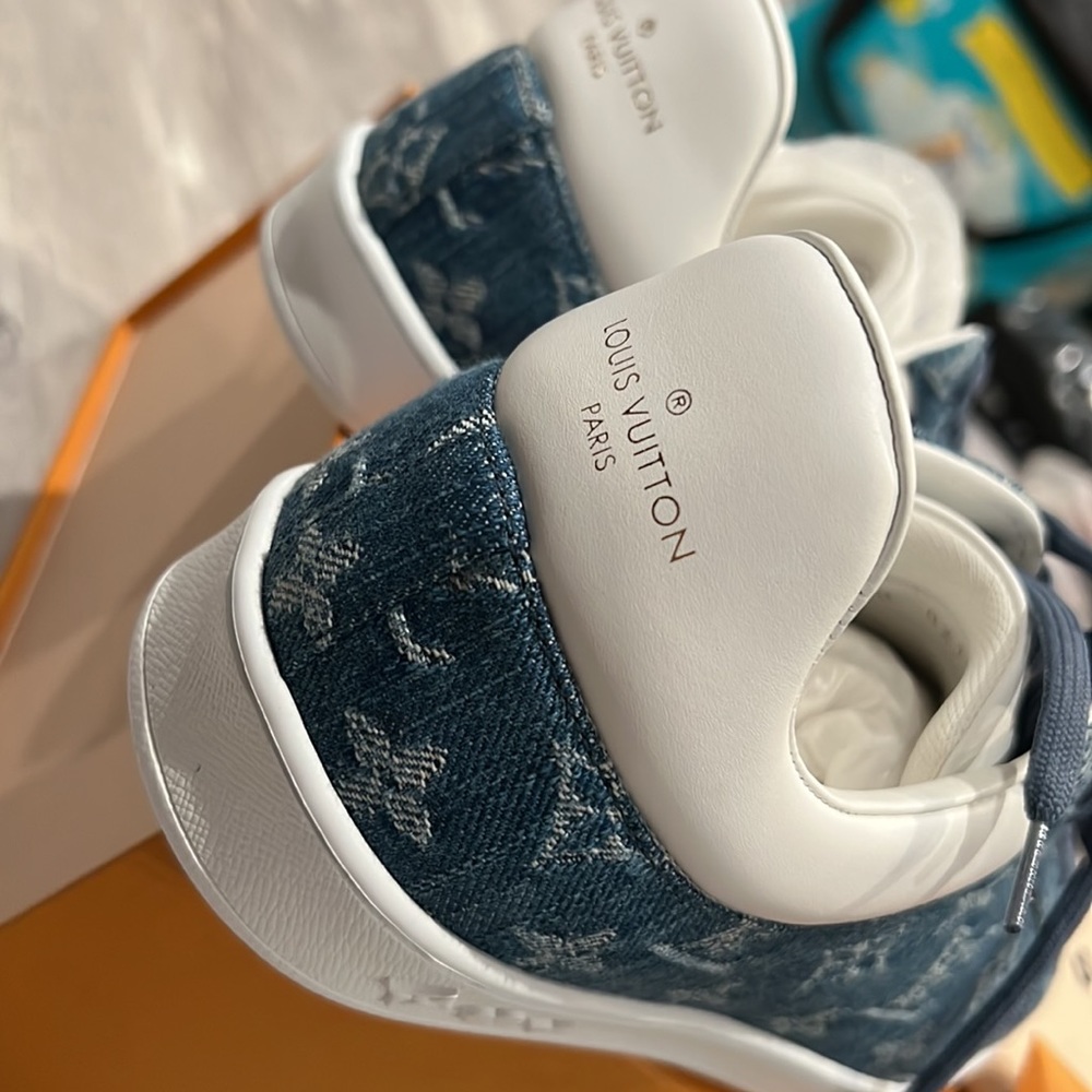 Louis Vuitton Luxembourg Sneakers 9.5 - Picture 2 of 6